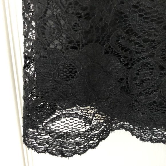 4P Black Lace Banana Republic Pencil Skirt - Picture 2 of 2